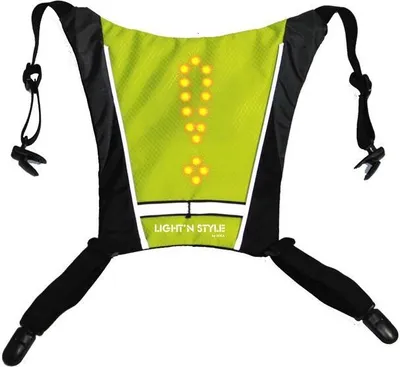 Produktbild von Light’n Style LED-Safety Cover mit integriertem LED-Lichtsignal, universell nachrüstbar für Rucksack, Schultasche, Büchertasche.