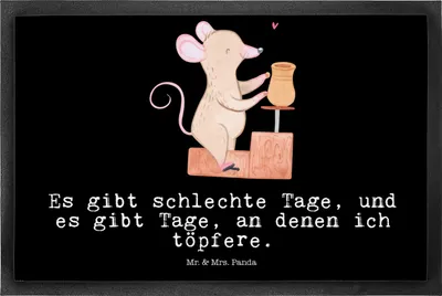Produktbild von Mr. & Mrs. Panda Bodenvorleger Maus Töpfern 50 x 75 cm - Schwarz - Geschenk, Fussmatte, Töpferei, Töpferkurs, Schmutzfangmatte, Fußabstreifer, Gummi-Fußmatte, fußmatte