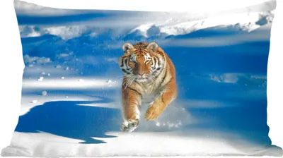 Produktbild von MuchoWow® Zierkissen Sofakissen Wohnzimmer Dekokissen 50x30 cm Tiger - Schnee - Lauf - Wohnzimmerdekoration - Polster mit Photo