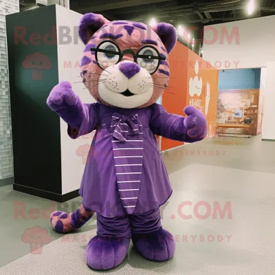 Produktbild von Lila REDBROKOLY Tiger Maskottchen kostüm gekleidet in ein Etuikleid und eine Brille