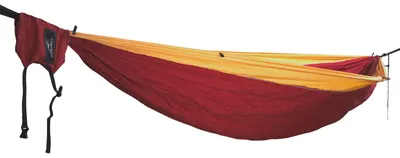 Immagine prodotto di Amaca da viaggio Hideaway Outfitters Camper rosso bordeaux con bordo giallo, comprese le cinghie di fissaggio