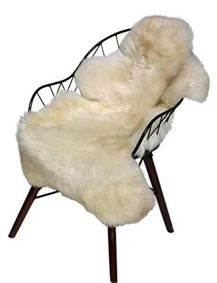 Obrázek produktu pro Beránek z merino vlny, barva krémová béžová, rozměry 90-100 cm, určený jako dekorace