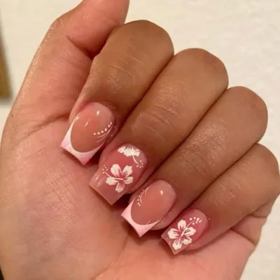 Immagine prodotto di Unghie finte rosa con motivi floreali, corte e squadrate, confezione da 24 pezzi