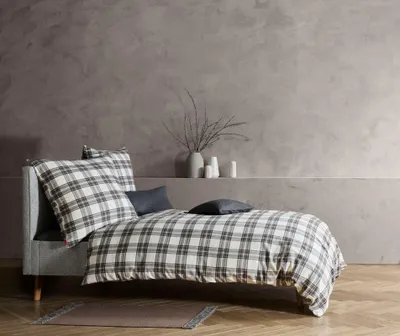 Produktbild von Fleuresse Lech Edelflanell Bettwäsche 155x220 Karo schwarz weiß grau 604581-01