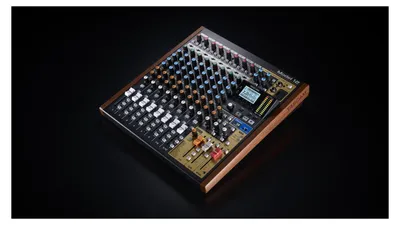 Image de Tascam Model 12 12 canaux 20 - 20000 Hz Noir, Bois