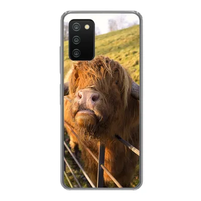 Produktbild von MuchoWow® Handyhülle Schutzhülle Hülle für Samsung Galaxy A03s Scottish Highlander - Zaun - Gras Silikon Softcase Handy Hülle - Schutz