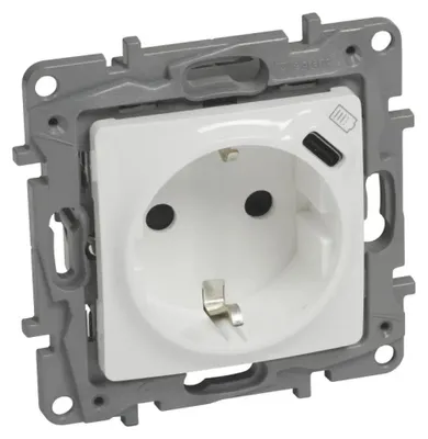 Immagine prodotto di Contatto Shuko 2p + E + USB Niloe Legrand - Bianco