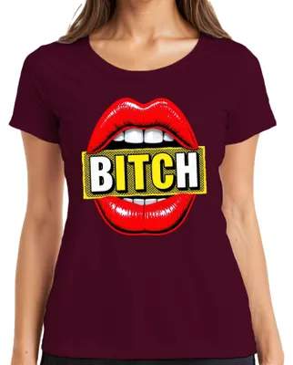Productafbeelding van "BITCH" opdruk, lippen, popart, brutaal, cadeau voor vriendin, feest, dames T-shirt, bordeauxrood, maat L