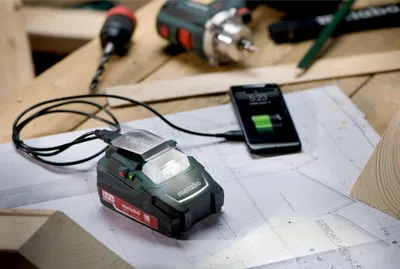 Obrázok produktu pre Metabo PA 14.4-18 LED-USB, Nabíjačka batérií, Lítium, 18 V, Metabo, Zelená, Červená, Strieborná, AC