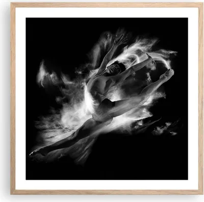 Produktbild von Gerahmtes Poster - Rahmen in heller Eiche - Tanz Mann spring - 60x60 cm - Wand Bild - Wanddeko - Wandbilder - Kunstposter - Wandposter - Bilderrahmen - Bilder - Kunstdruck - P2NAC60x60-4391