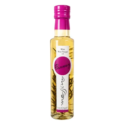 Messino Weißweinessig mit Rosmarin 250 ml Flasche auf weißem Grund