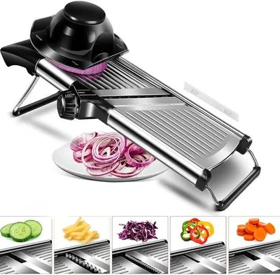 Obrázek produktu pro Multifunkční kráječ zeleniny s ochranným krytem z nerezové oceli.
