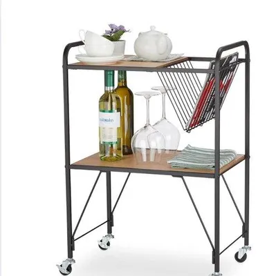 Image de Grands chariots de cuisine – Des chariots pratiques pour le rangement et le service