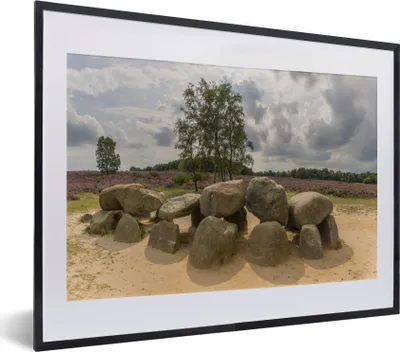 Produktbild von MuchoWow® MuchoWow® Gerahmtes Poster Ein Hünenbett in der niederländischen Provinz Drenthe 40x30 cm - Poster mit zchwarzem Bilderrahmen - Bilderrahmen - Poster im Rahmen