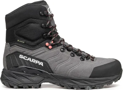 Winterschuh "Rush Polar GTX Wmn" von Scarpa; grau mit schwarzem Obermaterial und rutschfester Sohle.