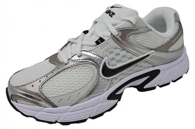 Produktbild von Nike Herren Sneaker V5 RNR weiß Größe EUR 43