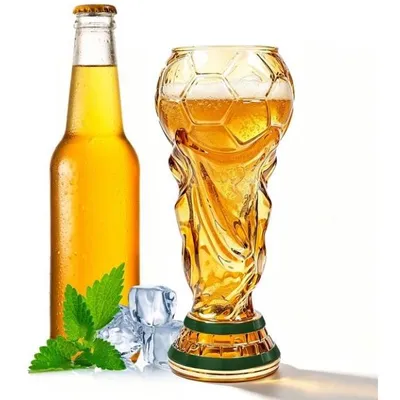 Produktbild von 2026 WM Bierglas 480 ml – Fußball Trophäen Bierpokal – Borosilikatglas kälte- & hitzebeständig – Für Männer, Fußballparty & Bier – Weltcup Design