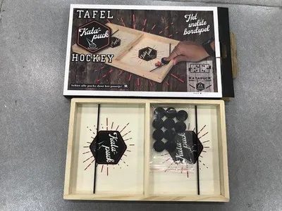 Image de Kinderwerfer Elite - Jeu de table portable pour s'amuser rapidement et jouer au hockey sur glace avec des batailles de palets endiablées.
