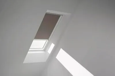 Obrázek produktu pro Zatemňovací roleta na střešní okno VELUX elektrická DML MK04 4574KWL hnědá