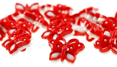 12 niedliche Kinderknöpfe 3D-Schmetterling, aus Kunststoff, rot/weiß