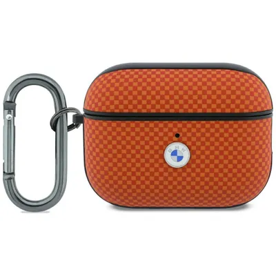 Imagen del producto de Funda para AirPods Pro 3 de BMW, con textura, logo Polyamid metálico y clip de metal naranja