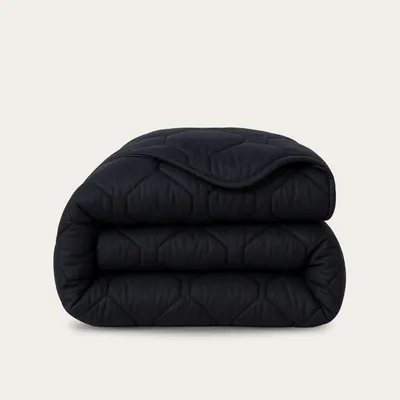 Produktbild von HappyBed Bettdecke | Glänzend Schwarz | Für das ganze Jahr