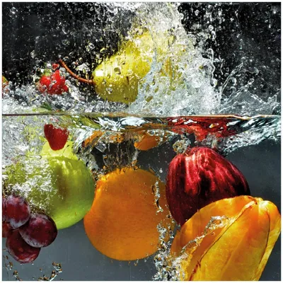 Produktbild von Wallario Memoboard Magnettafel aus Glas, Größe 50 x 50 cm, Motiv Früchte im und unter Wasser - Splashing Fruits