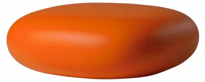 Produktbild von Chubby Hocker aus robustem Polyethylen mit organischem Design, pflegeleicht