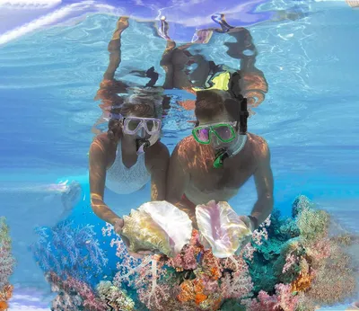 Immagine prodotto di Set da snorkeling per adulti - formato da viaggio con pinne corte regolabili, maschera subacquea e boccaglio dry top con borsa per il trasporto