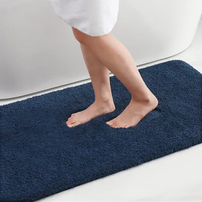 Produktbild von Weicher, hochfloriger Badevorleger, 60x90 cm, Marineblau – rutschfest und waschbar, aus Mikrofaser