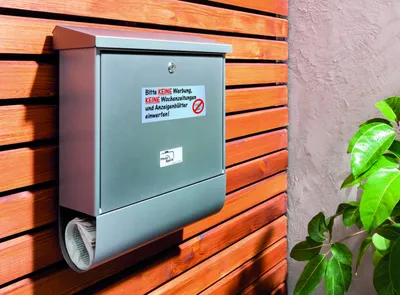 Produktbild von Avery Zweckform 59508, Briefkasten Aufkleber, 85 x 160 mm, 4 Sticker / 1 Bogen, Rot, Blau, Weiß, Schwarz