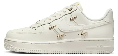 Produktbild von Nike Air Force 1 Low 07 LX - Gold Swooshes - Damen Sneakers Schuhe Weiß FV3654-111 , EU 37.5 US 6.5