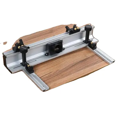 Produktbild von Holzbearbeitungsfrästischzaun, Aluminiumlegierung, 700mm Abmessungen, verstellbarer Anschlag, drei Staubabsauganschlüsse, Nutentiefe 13mm