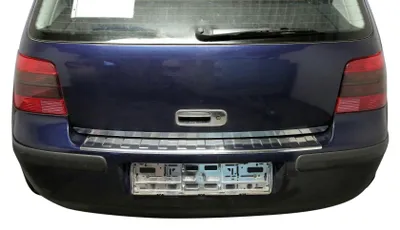 Für VW Golf IV 4 ab 1997-2004 LADEKANTENSCHUTZ Edelstahl MATT Leiste Schutz in der Farbe von Recambo e.K.