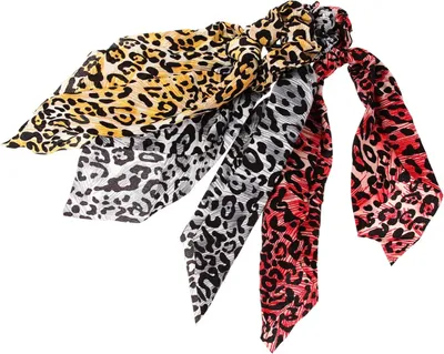 Produktbild von 3 Haargummis mit Schleife und Quasten in Grün, kreativer Haarschmuck aus Stoff für den Alltag, hält das Haar fest, Farbe zufällig