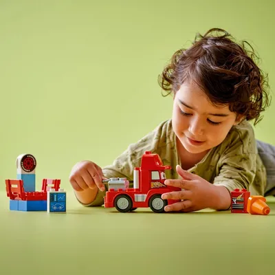 Zdjęcie produktu dla LEGO DUPLO Disney i Pixar Auta Maniek na wyścigu, Czerwona Ciężarówka Zabawka z Filmu do Zbudowania dla 2-latka i Przedszkolaka, Pomysł na Kreatywny Prezent dla Malucha, Nauka Przez Zabawę, 10417