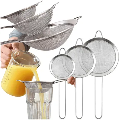 Produktbild von KRUMAD Küchensieb Set 3-teilig, Edelstahl Sieb feinmaschig, Mehlsieb, Passiersieb mit Griff, Abtropfsieb für Küche, Backen und Kochen, KI-generiertes Bild