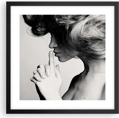 Produktbild von Gerahmtes Poster - Schwarzer Rahmen - Frau Modell - 40x40 cm - Wand Bild - Wanddeko - Wandbilder - Kunstposter - Wandposter - Bilderrahmen - Bilder - Kunstdruck - Wandbild - P2BAC40x40-3546