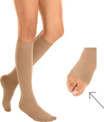 Produktbild von mediven® Baumwolle CCL1 AD Kompressionsstrümpfe kurz (34-38 cm) offene Fußspitze mit Trikotabschlussrand Größe: VI, Farbe: caramel