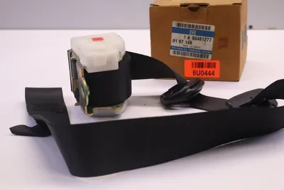 Imagen del producto de Cinturón de seguridad delantero izquierdo, original Opel Corsa-B, 3 puertas, número de pieza: 90481277