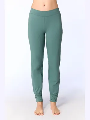 Produktbild von Damen Yogahose aus Baumwolle, lockere Passform, elastischer Bund, geraffte Beinabschlüsse