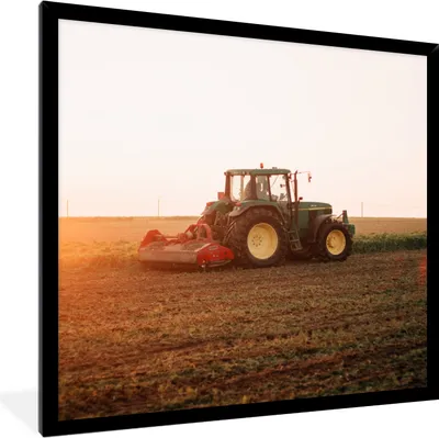 Produktbild von MuchoWow® Gerahmtes Poster Traktor - Feld - Bauernhof - Landwirt - Horizont 40x40 cm - Poster mit Schwarzem Bilderrahmen Wandposter Rahmen Foto Bilder - Mit Rahmen - Wanddekoration Schlafzimmer