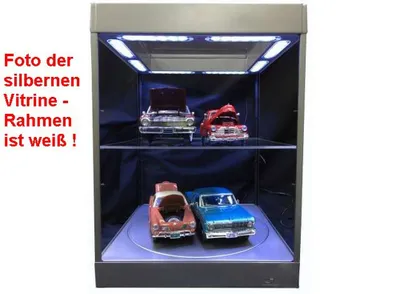 Produktbild von Plexiglasvitrine mit LED-Beleuchtung für 1:18 Modelle - Drehbarer unterer Sockel - weiß Triple9