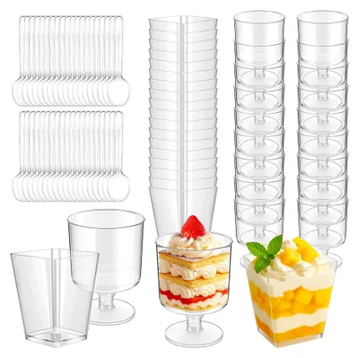 Produktbild von 50 Stück Dessertgläser aus Plastik, 150 ml Dessertbecher mit Löffel - 2 verschiedene Designs, wiederverwendbare Dessertgläser für Eis, Mousse, Pudding, Partys, Geburtstage und Hochzeiten
