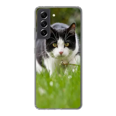 Produktbild von MuchoWow® Handyhülle Schutzhülle Hülle für Samsung Galaxy S21 FE Katze - Gras - Schwarz - Weiß - Mädchen - Kinder - Jungen - Kinder Silikon Softcase Handy Hülle - Mobiltelefonhülle