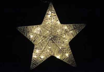 Zdjęcie produktu dla Gwiazda choinkowa dekoracyjna - rattan - 30 lampek LED - 35 cm