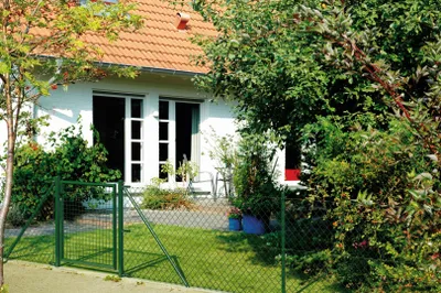 Zdjęcie produktu dla Alberts 634940 Ogrodzenie z siatki drucianej jako kompletny zestaw ogrodzeniowy, do zabetonowania, zielone, wysokość 80 cm, długość 60 m