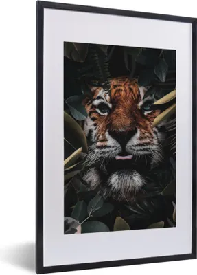 Produktbild von MuchoWow® MuchoWow® Gerahmtes Poster Tiger - Nahaufnahme - Pflanzen 40x60 cm - Poster mit zchwarzem Bilderrahmen - Poster in Rahmen