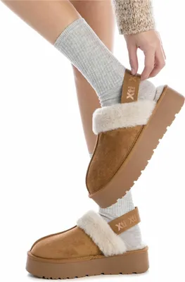 Produktbild von XTI Sneakers 143488-01 in CAMEL color size 39