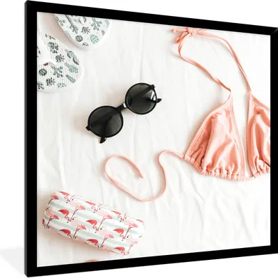 Produktbild von MuchoWow® Gerahmtes Poster Sommer - Bikini - Sonnenbrille 40x40 cm - Poster mit Schwarzem Bilderrahmen Wandposter Rahmen Foto Bilder - Mit Rahmen - Wanddekoration Schlafzimmer